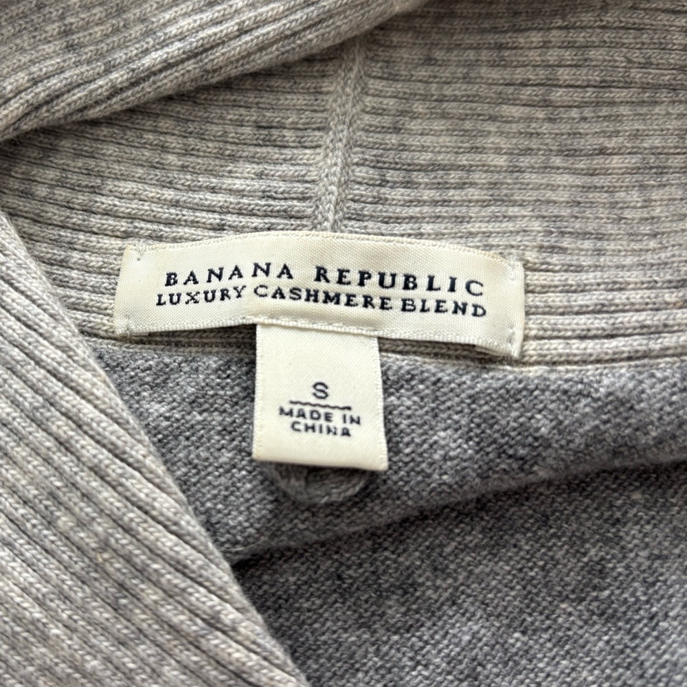 Banana Republic Grey Luxury Cashmere Blend Pullover Sweater Size S - Picture 3 of 6